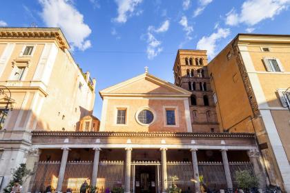 Piazza San Lorenzo in Lucina Turismo Roma